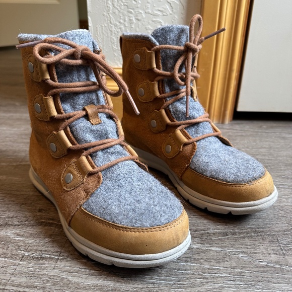 Sorel Explorer Joan Boot (size 6) - Picture 1 of 6